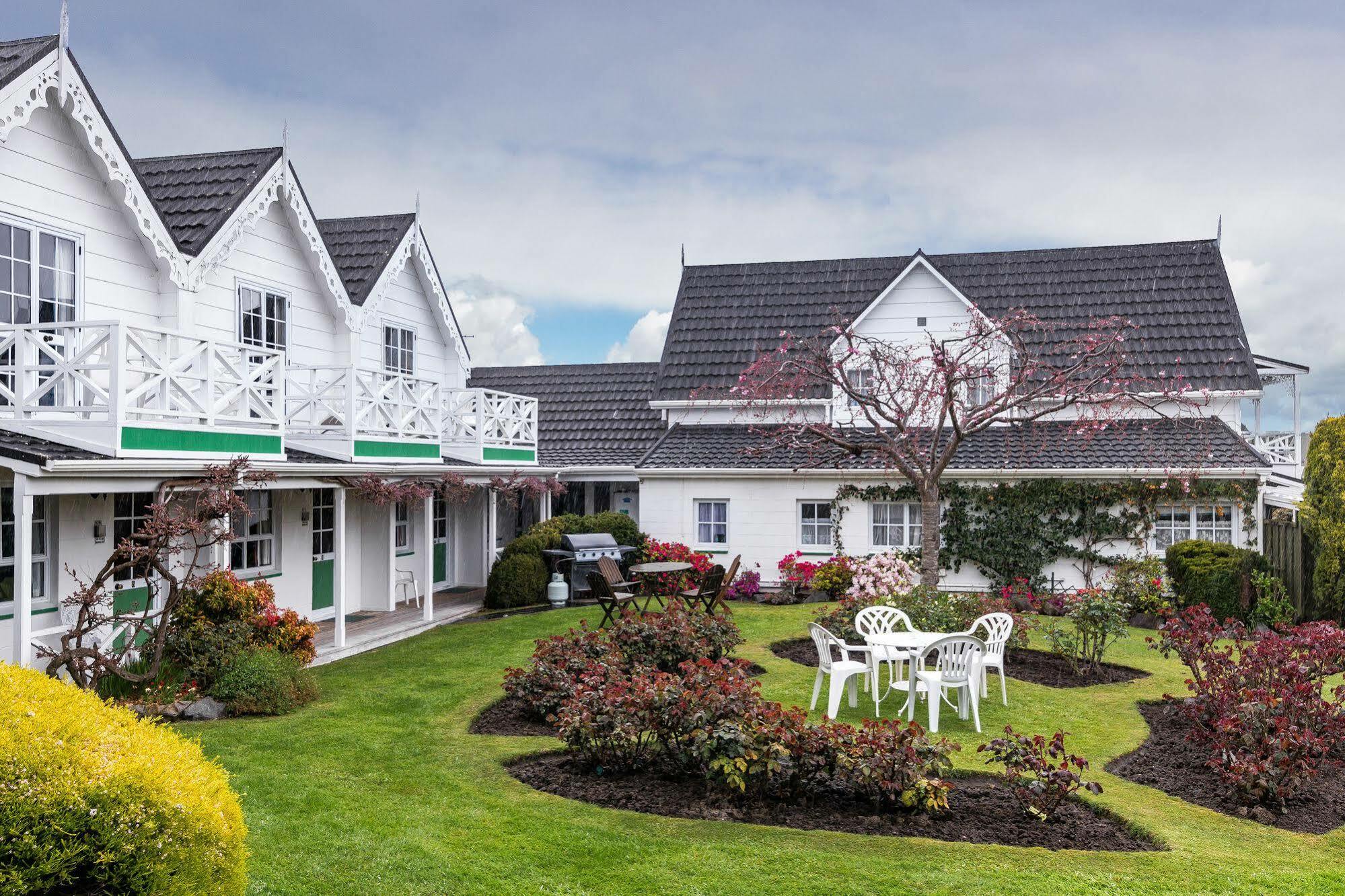 Phoenix Thermal Resort - Taupo Eksteriør billede
